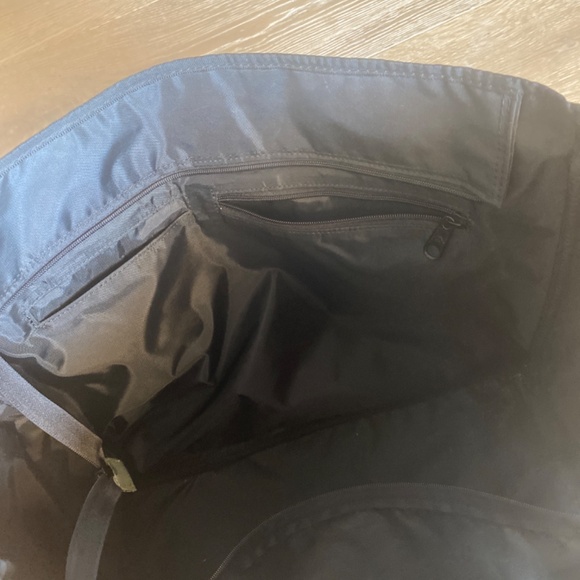 Roxy Duffle Tote Carryall - Picture 7 of 10